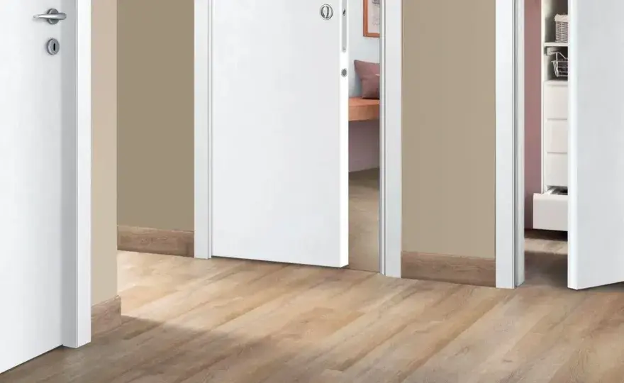 Colore porte interne con pavimento chiaro - abbinamenti che funzionano