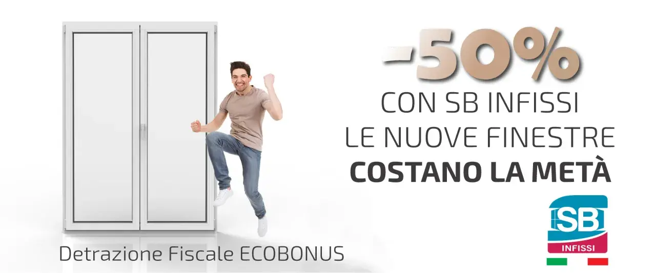 Uomo felice esulta accanto a nuove finestre bianche. Verniciatura infissi detrazione fiscale al 50% con SB Infissi.